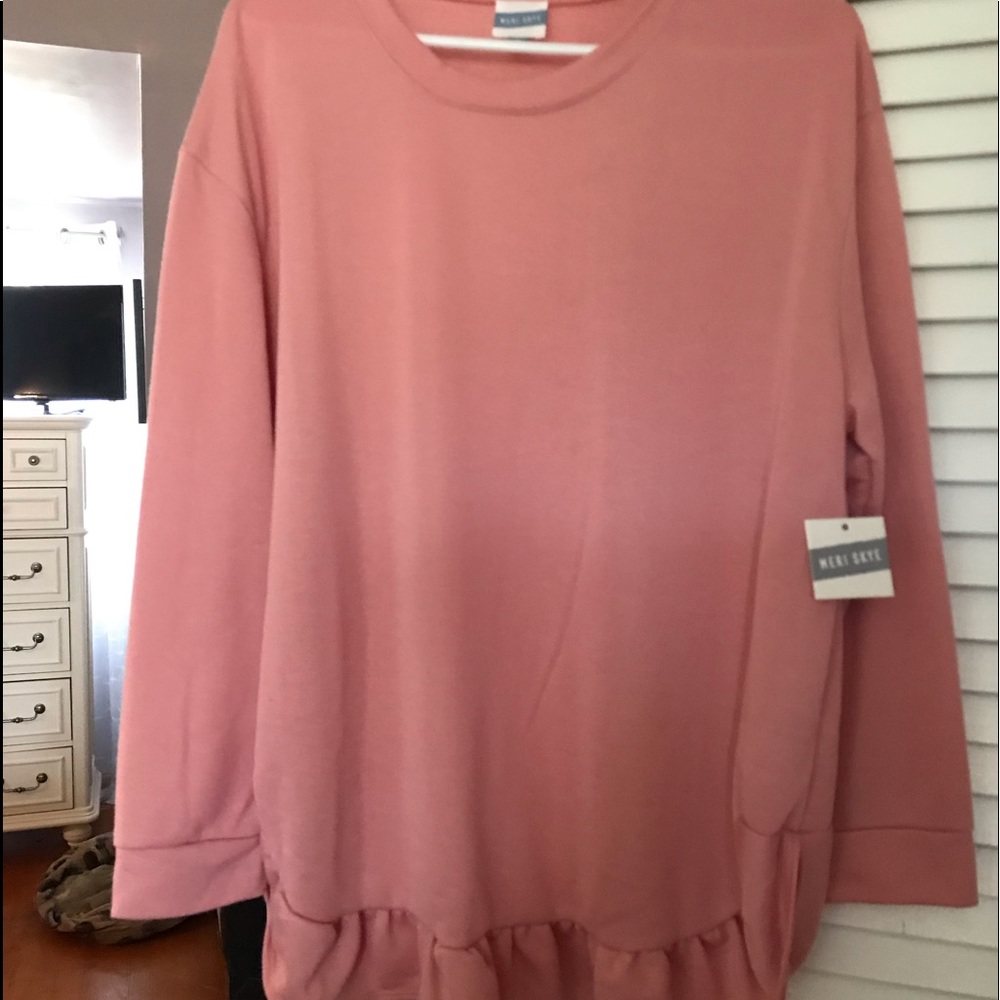 Beautiful “peachy” top